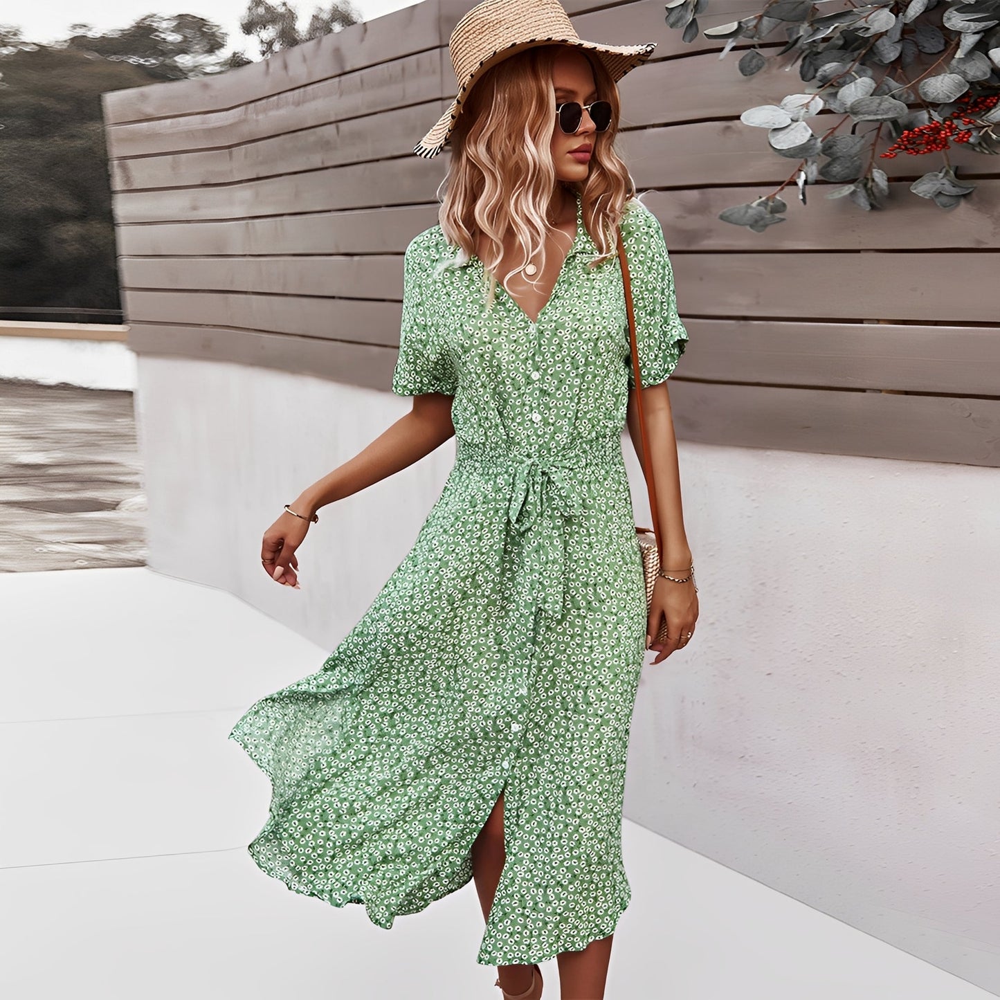 Lily – Elegantes Blumiges Midikleid