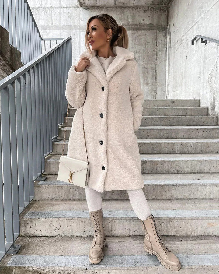 Georgiana - Elegante Damenjacke aus Kunstfell