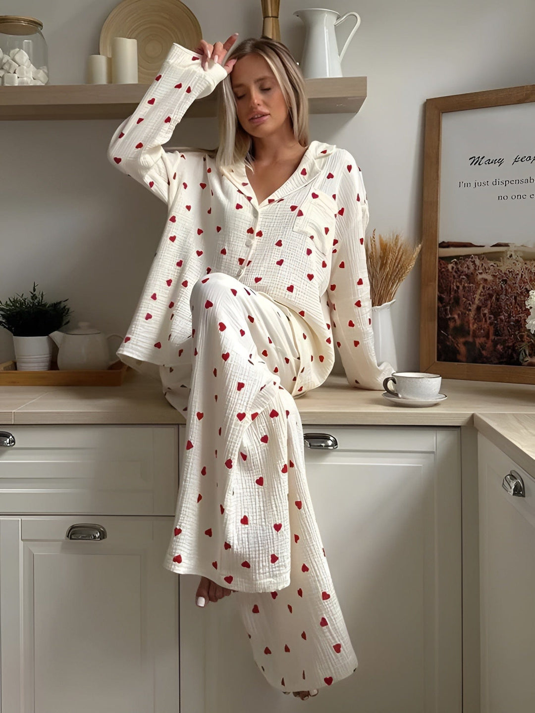 Lola – Schicker Pyjama mit Herzmustern