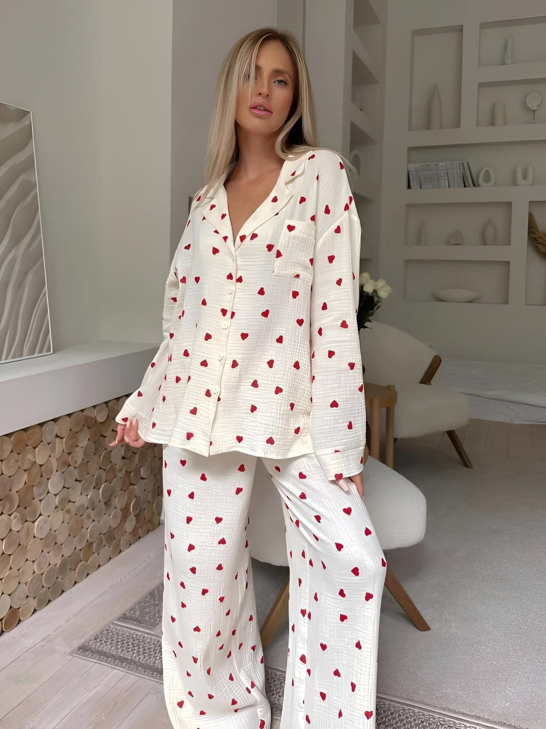 Lola – Schicker Pyjama mit Herzmustern