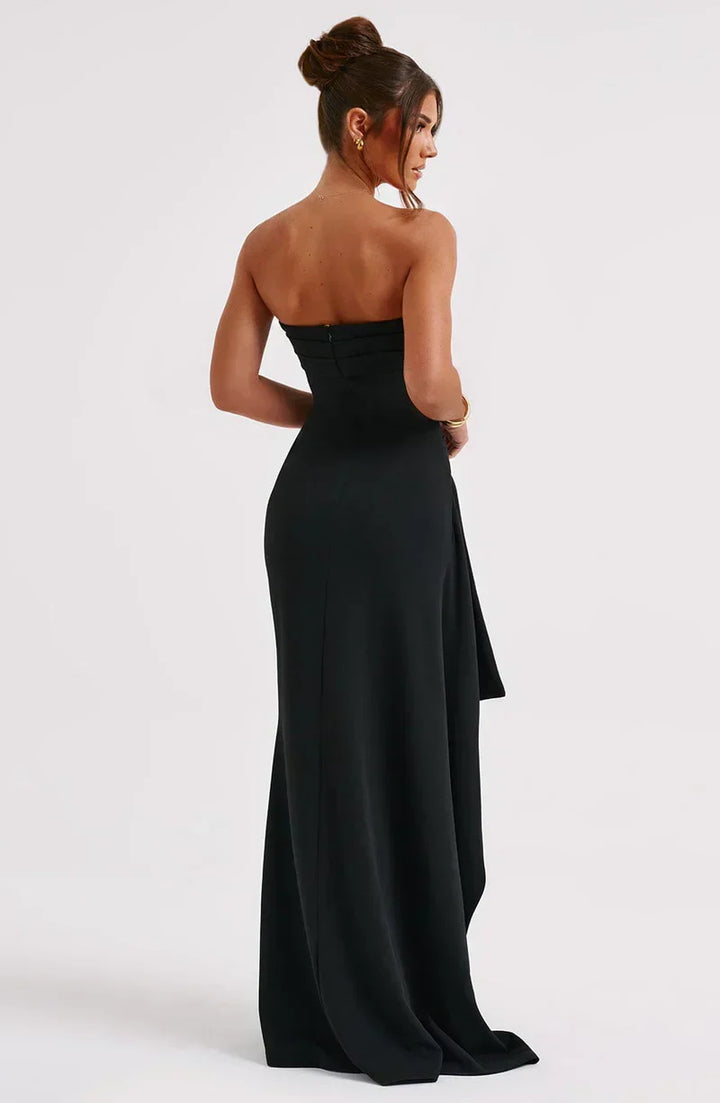 Ellaria - Langes Kleid Schulterfrei, Gedreht & Elegant