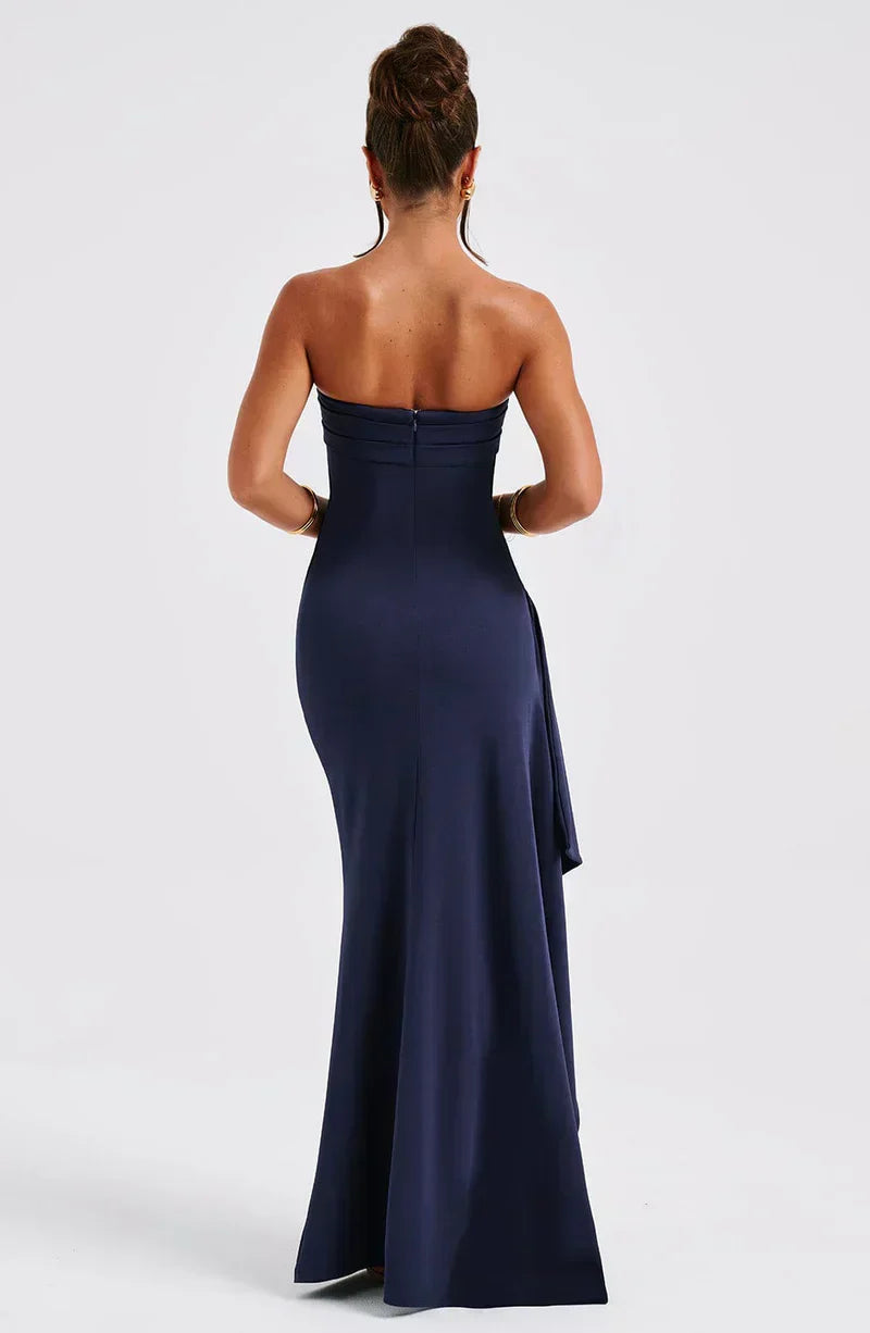 Ellaria - Langes Kleid Schulterfrei, Gedreht & Elegant