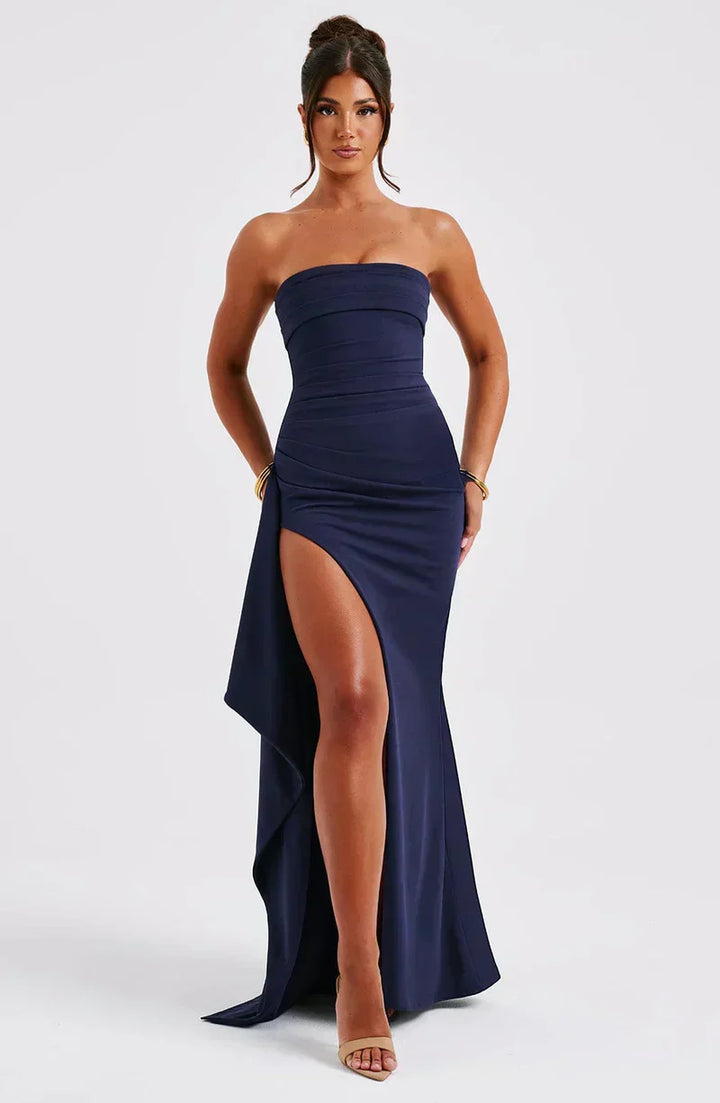 Ellaria - Langes Kleid Schulterfrei, Gedreht & Elegant